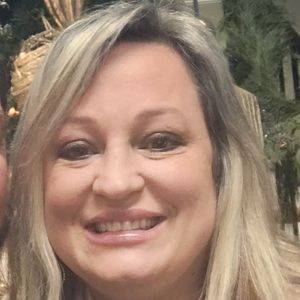 Meet your Posher, Lara